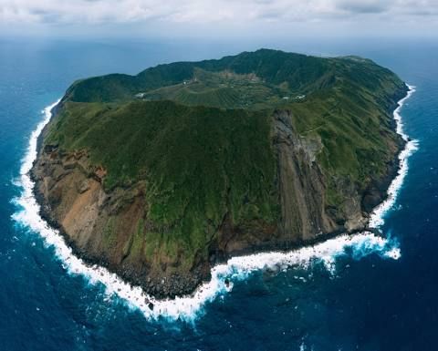 上陸困難な絶海の孤島　青ヶ島